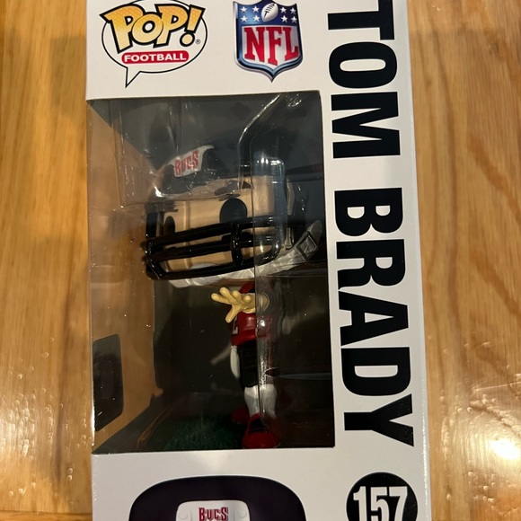 NFL Bucs Tom Brady Funko Pop! Vinyl Figure #157 New - Picture 2 of 5